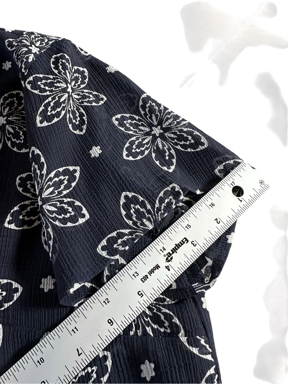 Alfred Dunner Navy and Cream Floral Button-Front Blouse 16 - Picture 10 of 10